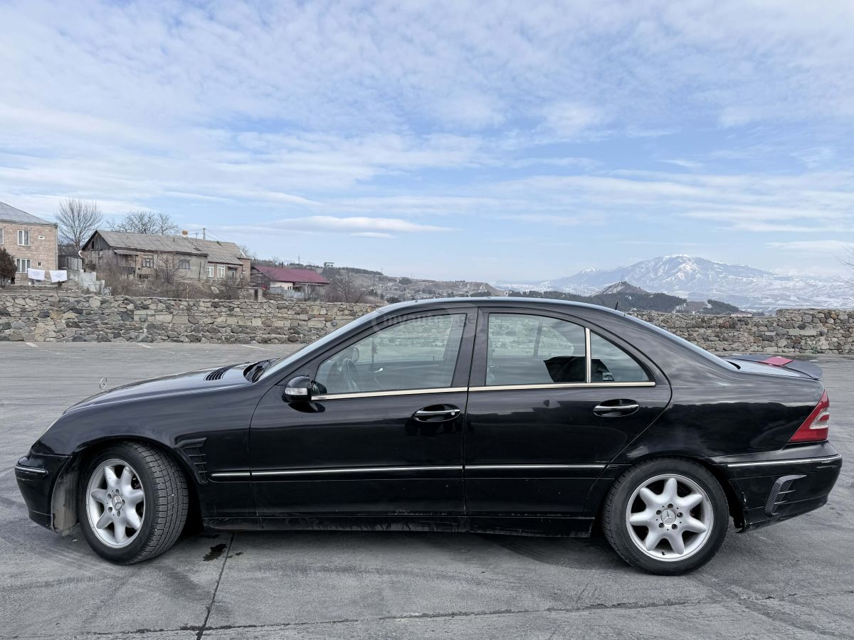 Mercedes-Benz C 240 2001 — photo 2