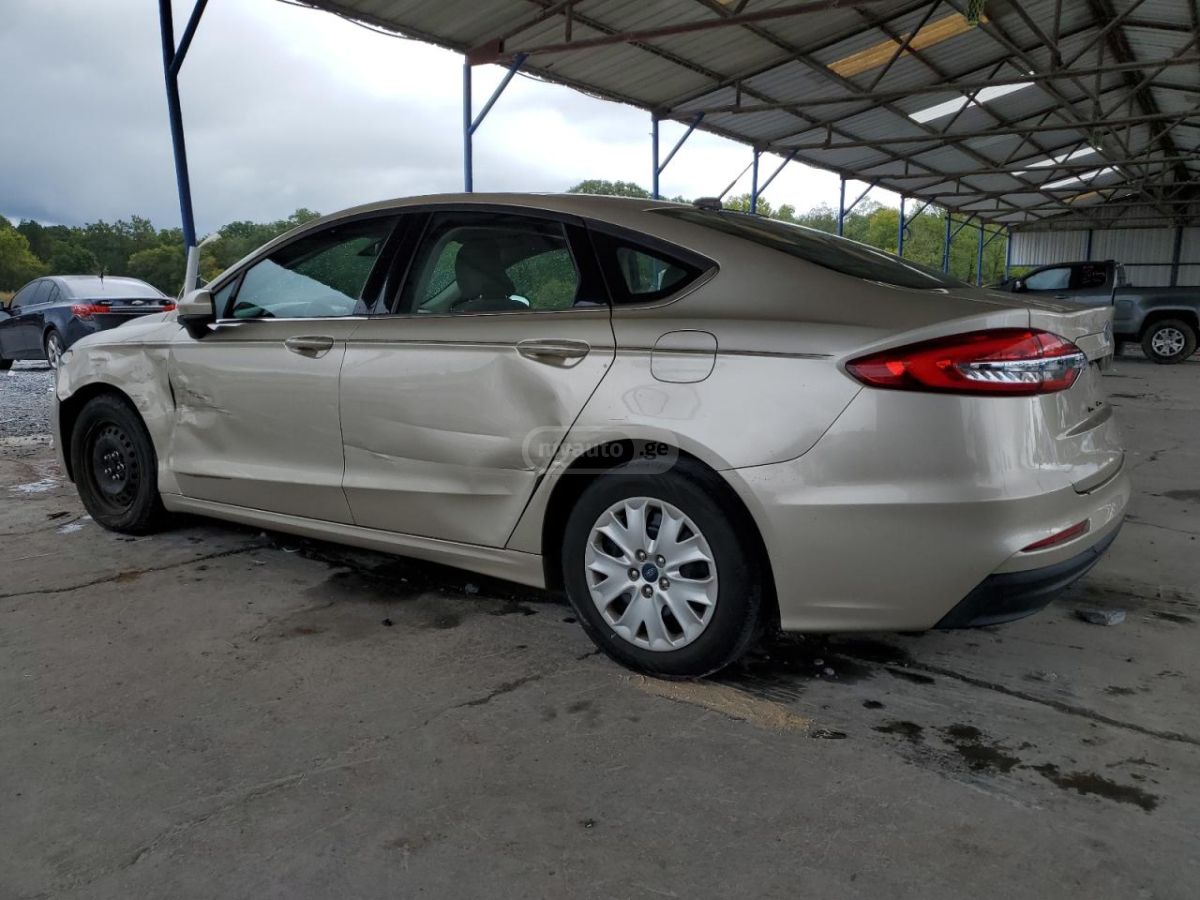 Ford Fusion 2018 — photo 2