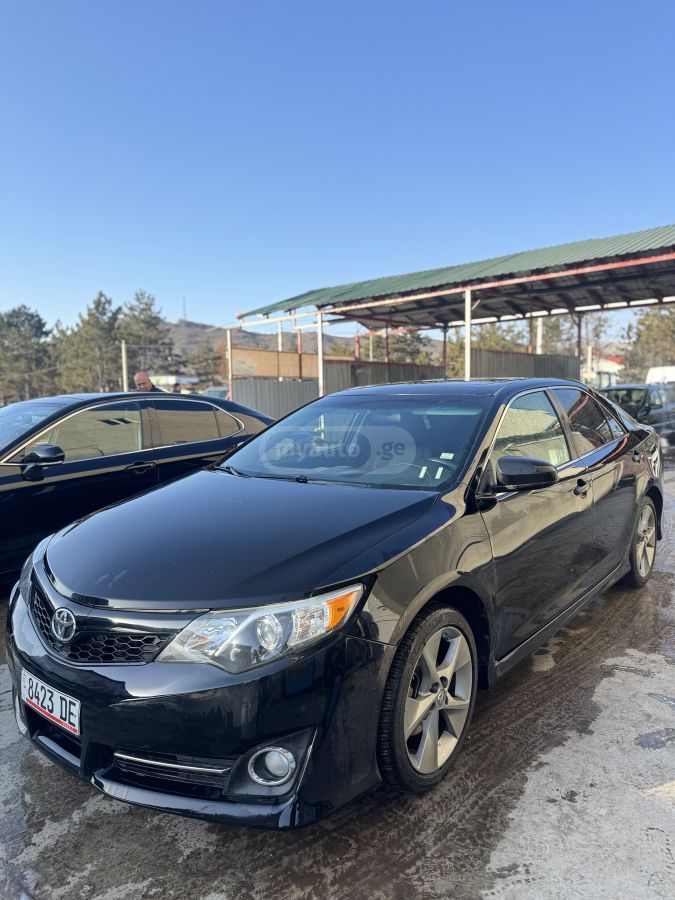 Toyota Camry 2014 — photo 2