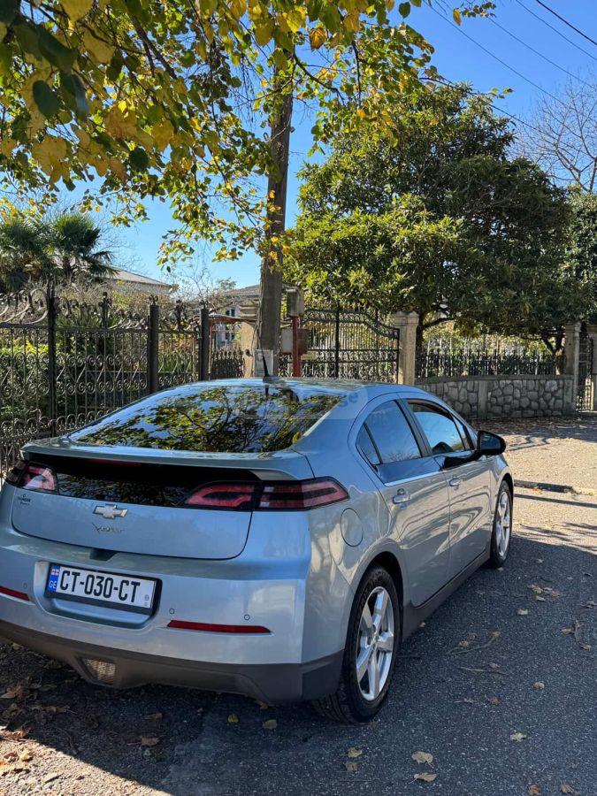 Chevrolet Volt 2004 — photo 2
