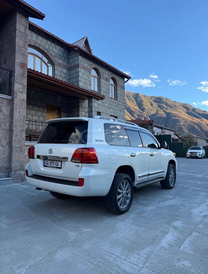 Toyota Land Cruiser 2014 — photo 2
