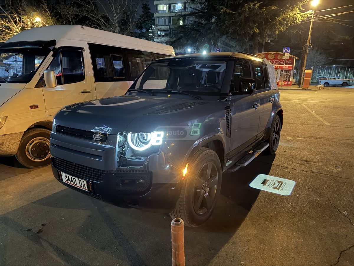 Land Rover Defender 110 2020 — photo 2