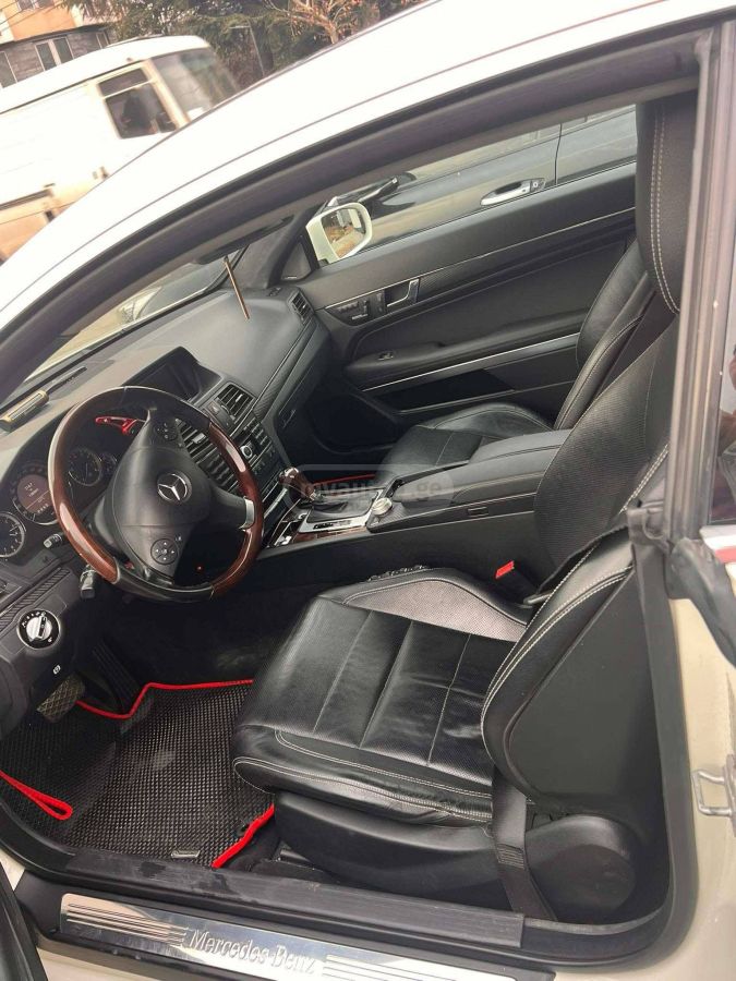 Mercedes-Benz E 350 2010 — photo 2