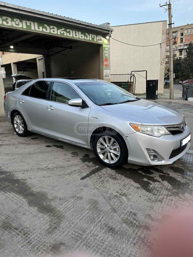 Toyota Camry 2012 — photo 2