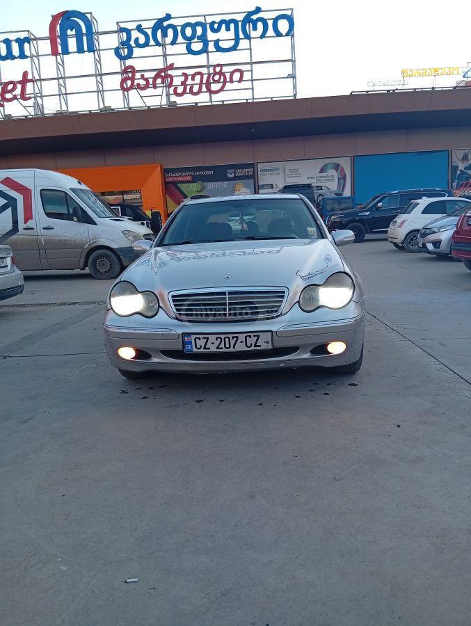 Mercedes-Benz C 200