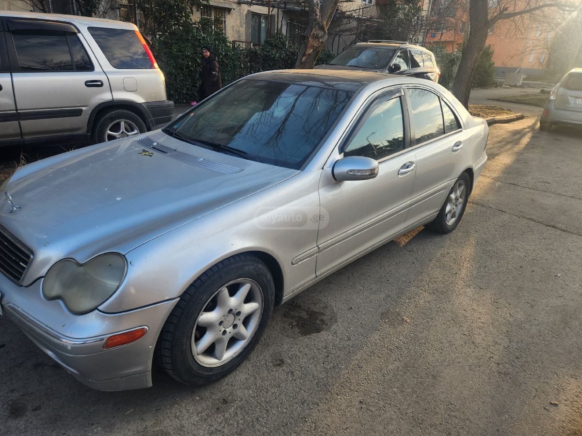 Mercedes-Benz C 320