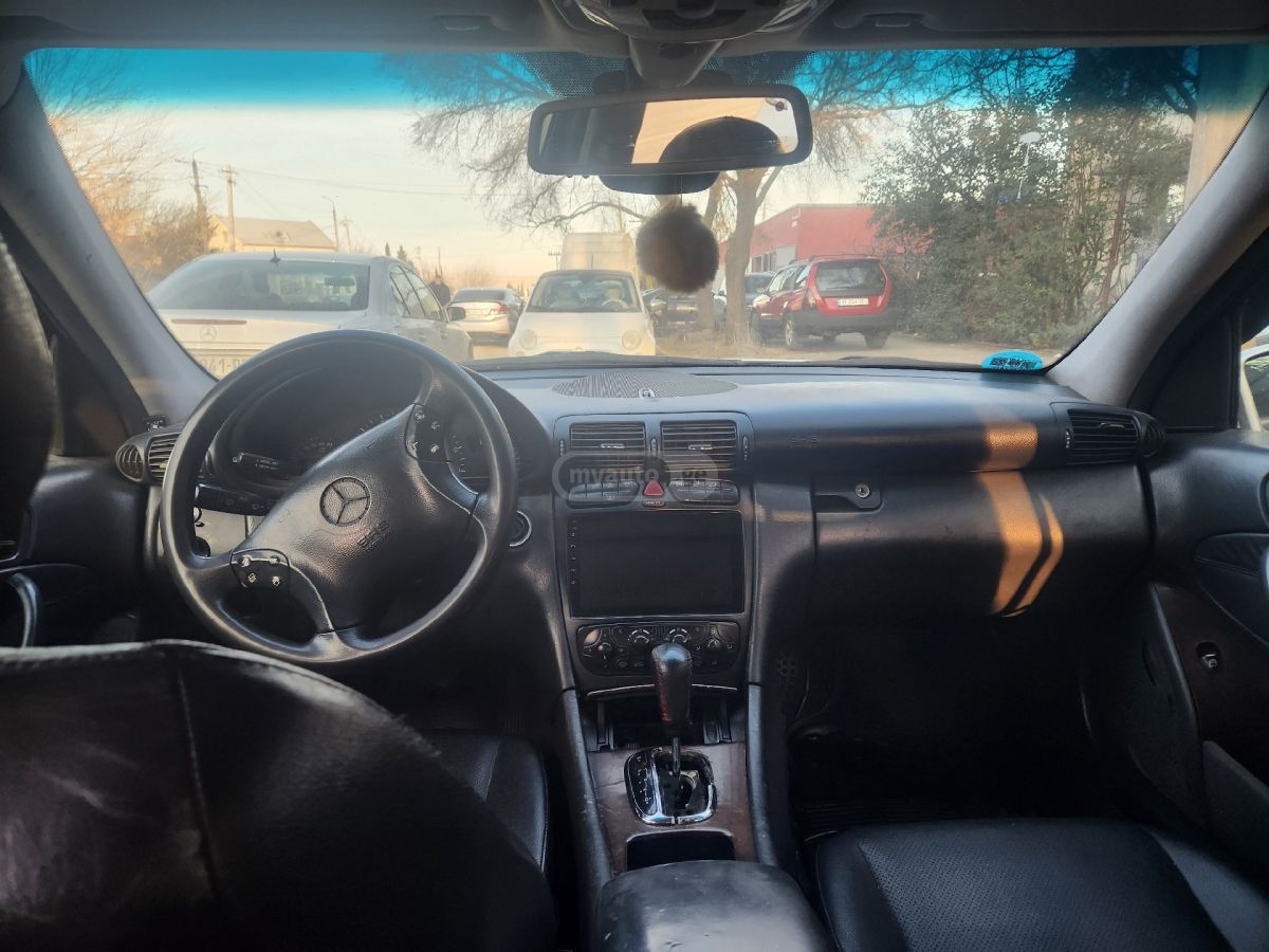 Mercedes-Benz C 320 2001 — photo 2