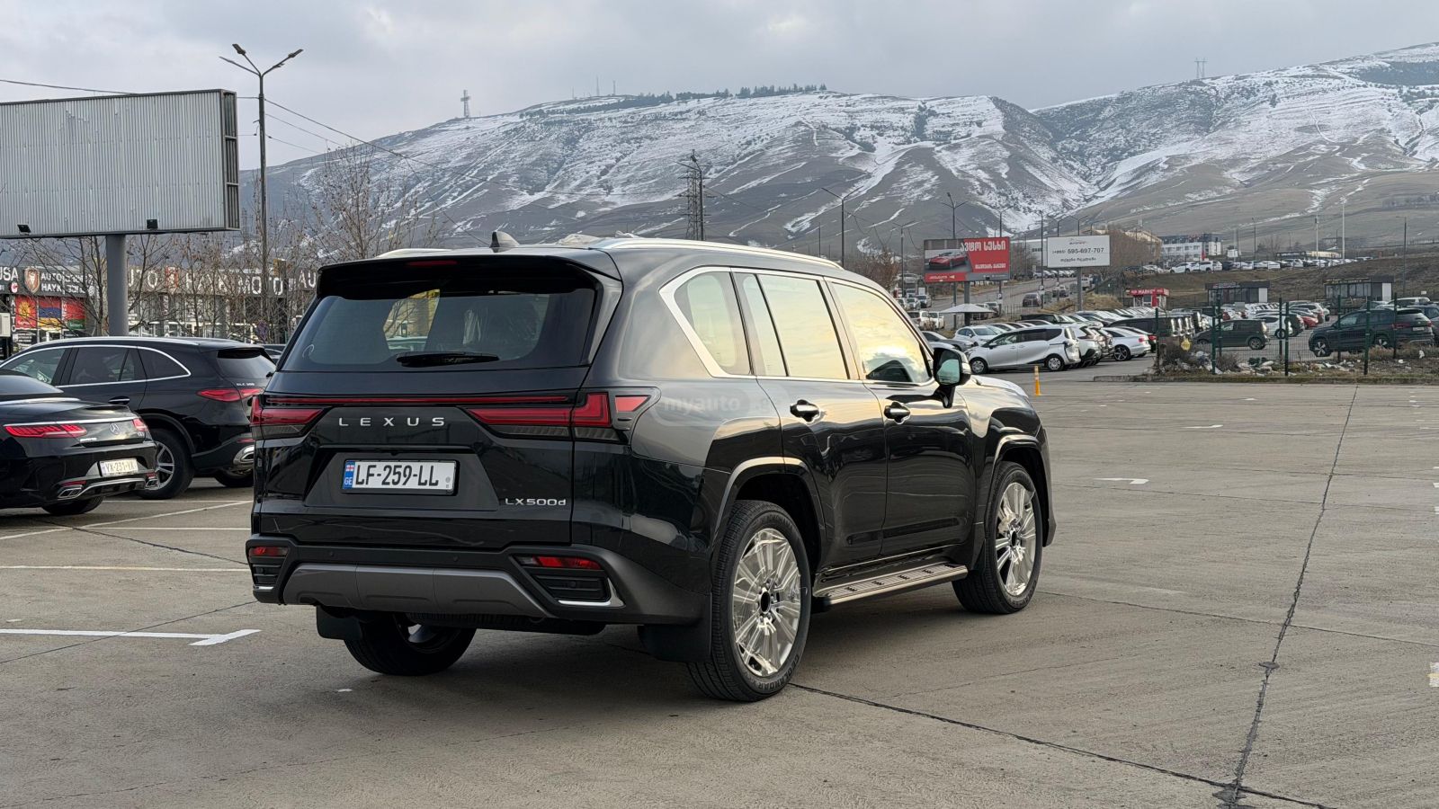 Lexus LX 500 2025 — photo 2