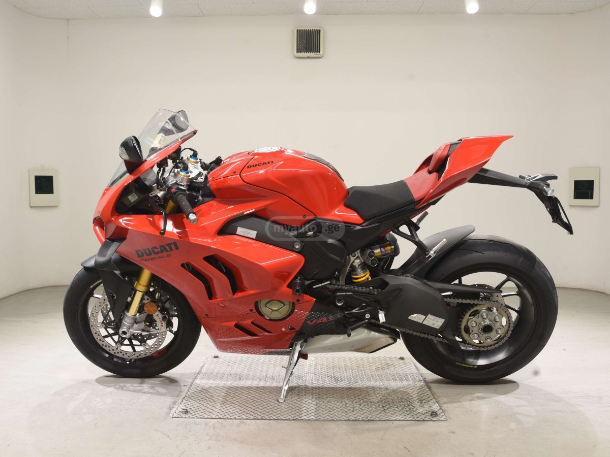 Ducati Panigale V4 2024 — photo 2