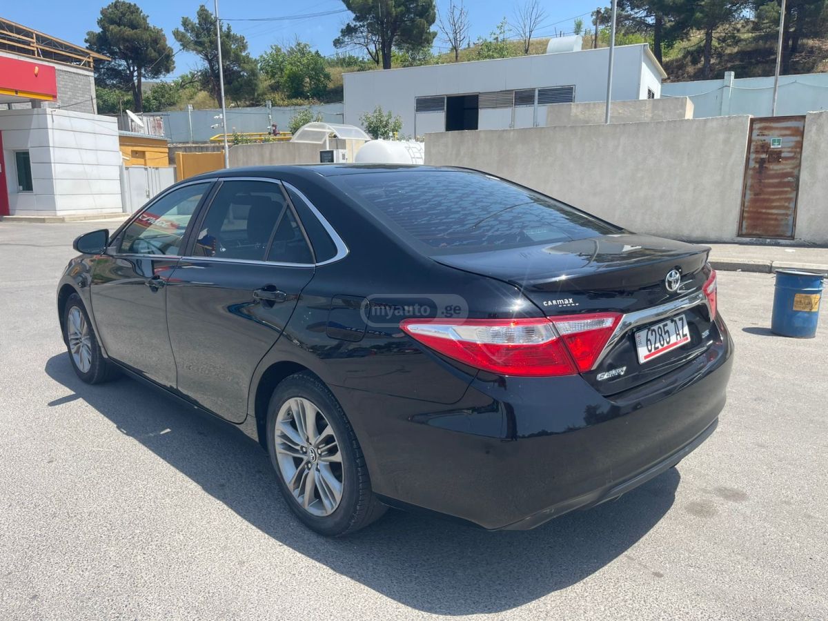 Toyota Camry 2016 — photo 2