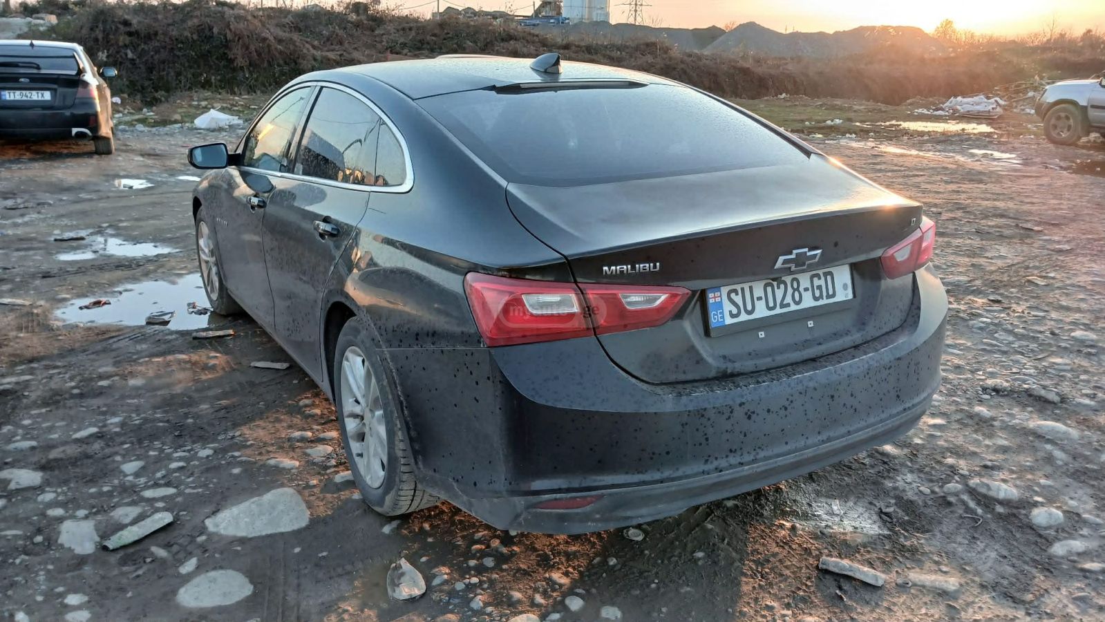 Chevrolet Malibu 2017 — photo 2