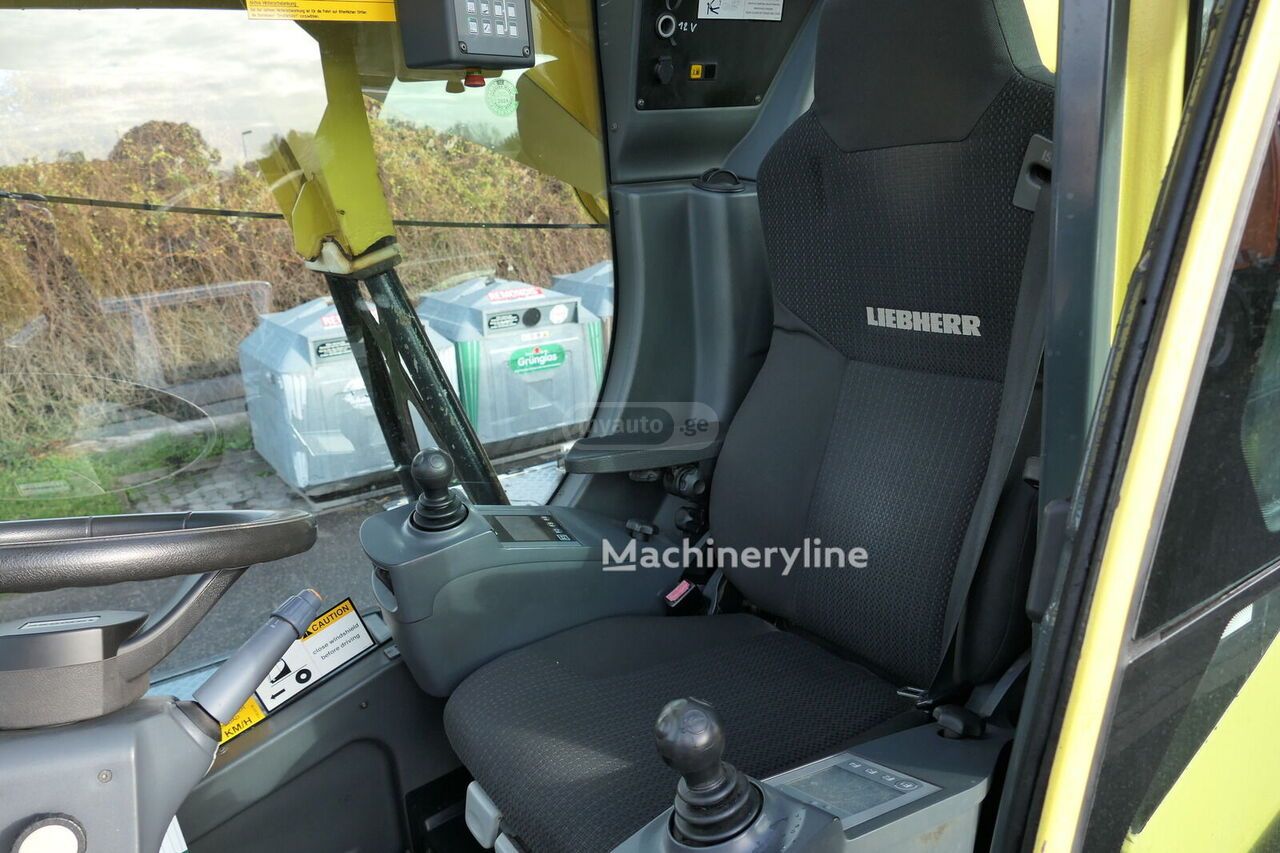 Liebherr 11614 2011 — photo 2
