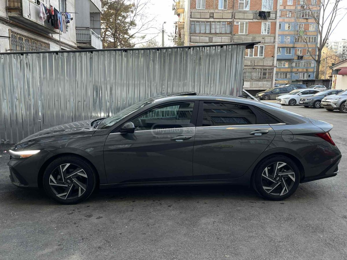 Hyundai Elantra 2024 — photo 2