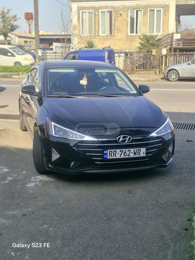Hyundai Elantra