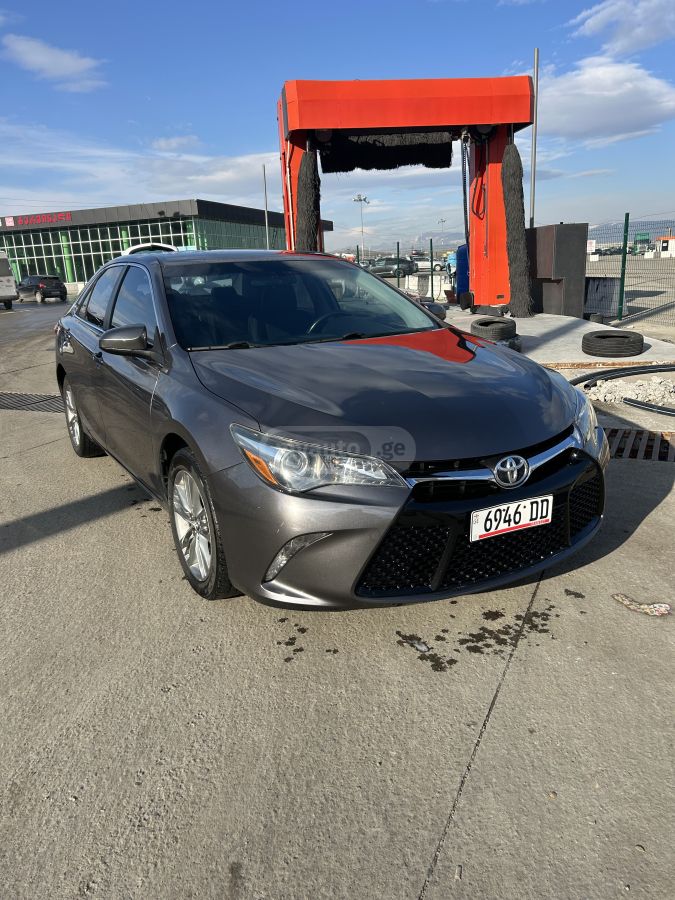 Toyota Camry 2015 — photo 2