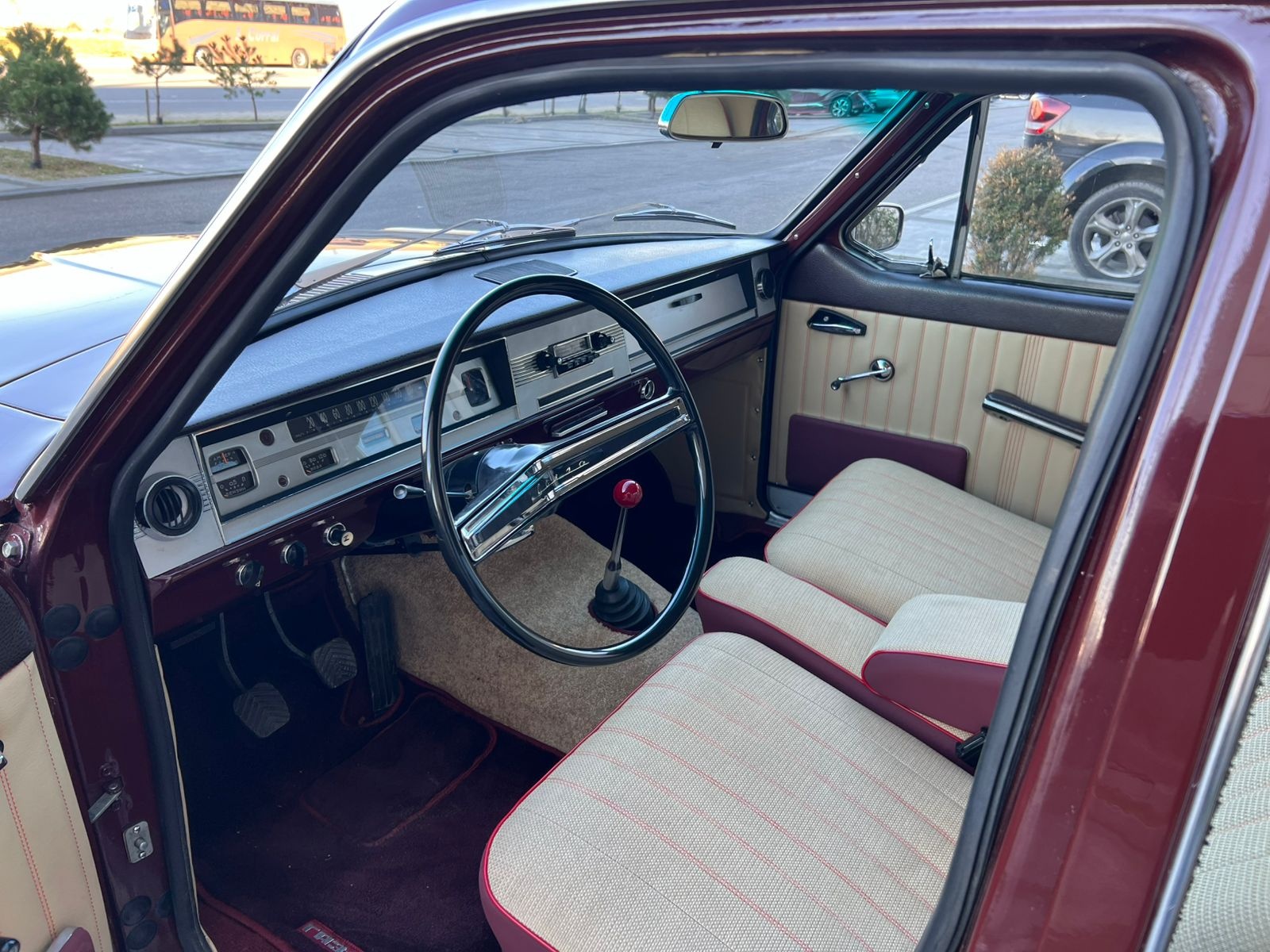 GAZ 24 1972 — photo 2