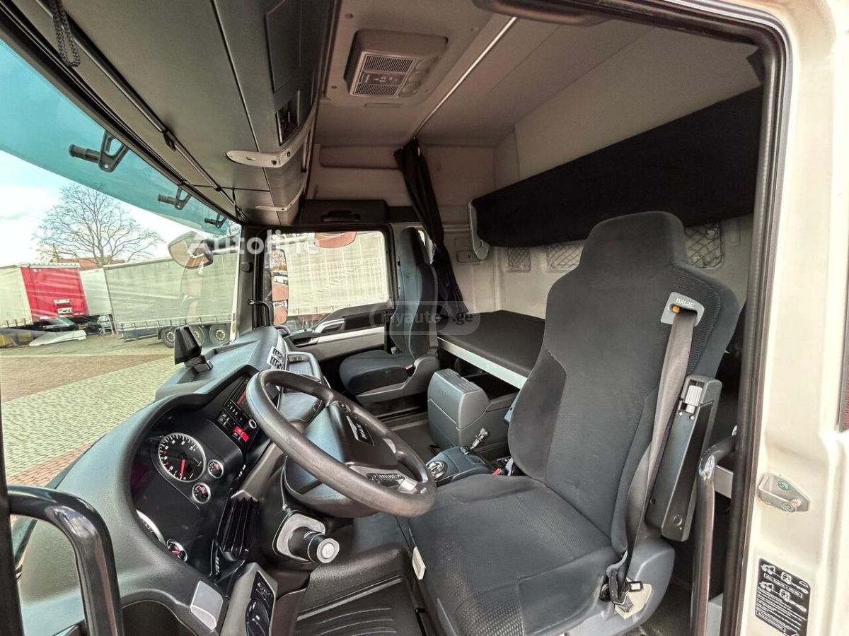 Isuzu TGX 2016 — photo 2