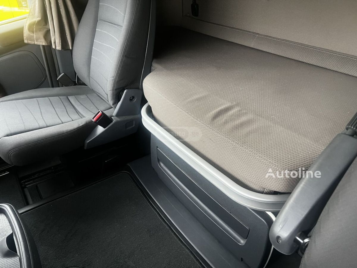 Saab 400 2014 — photo 2
