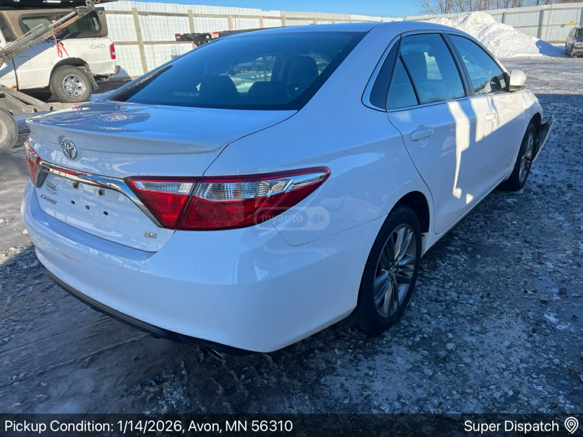 Toyota Camry 2016 — photo 2