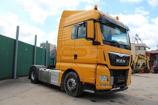 Isuzu TGX