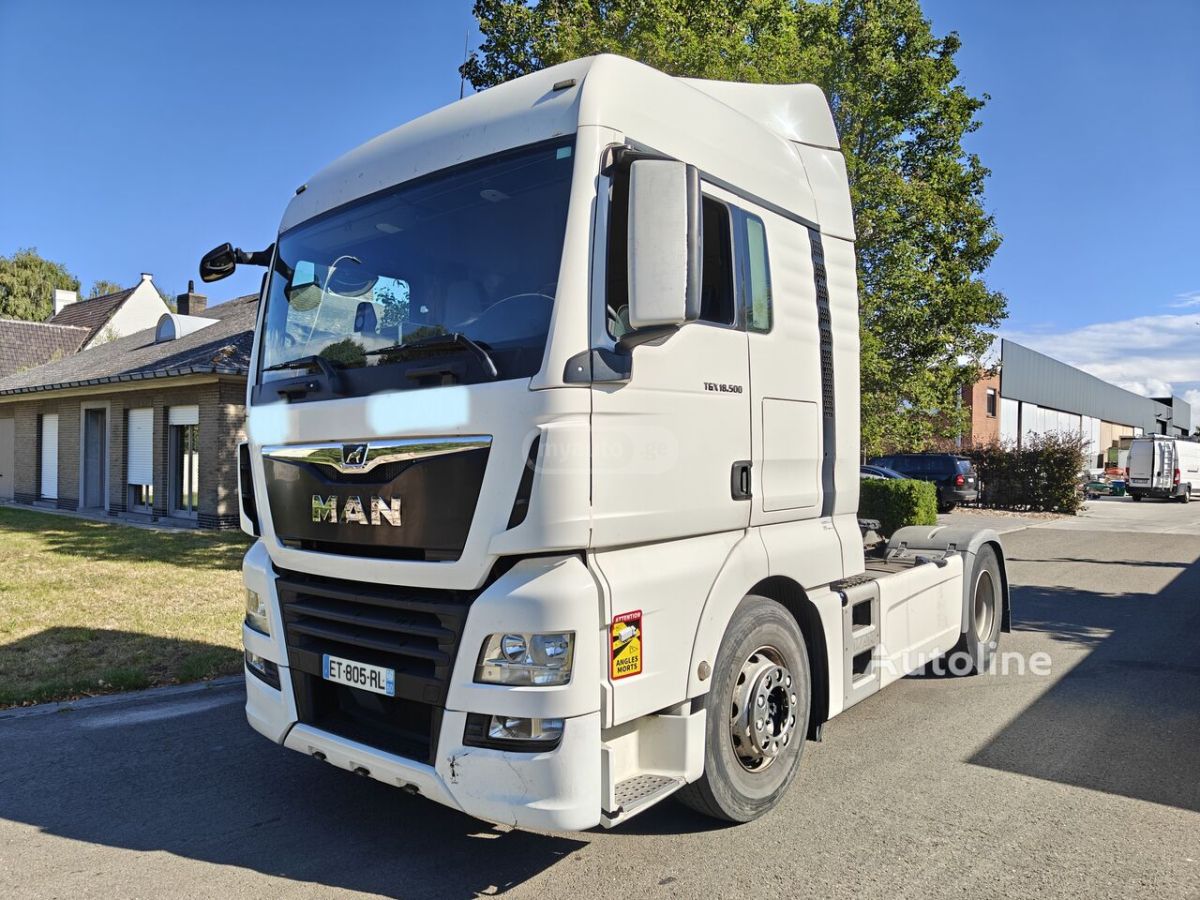 Isuzu TGX 2018 — photo 2