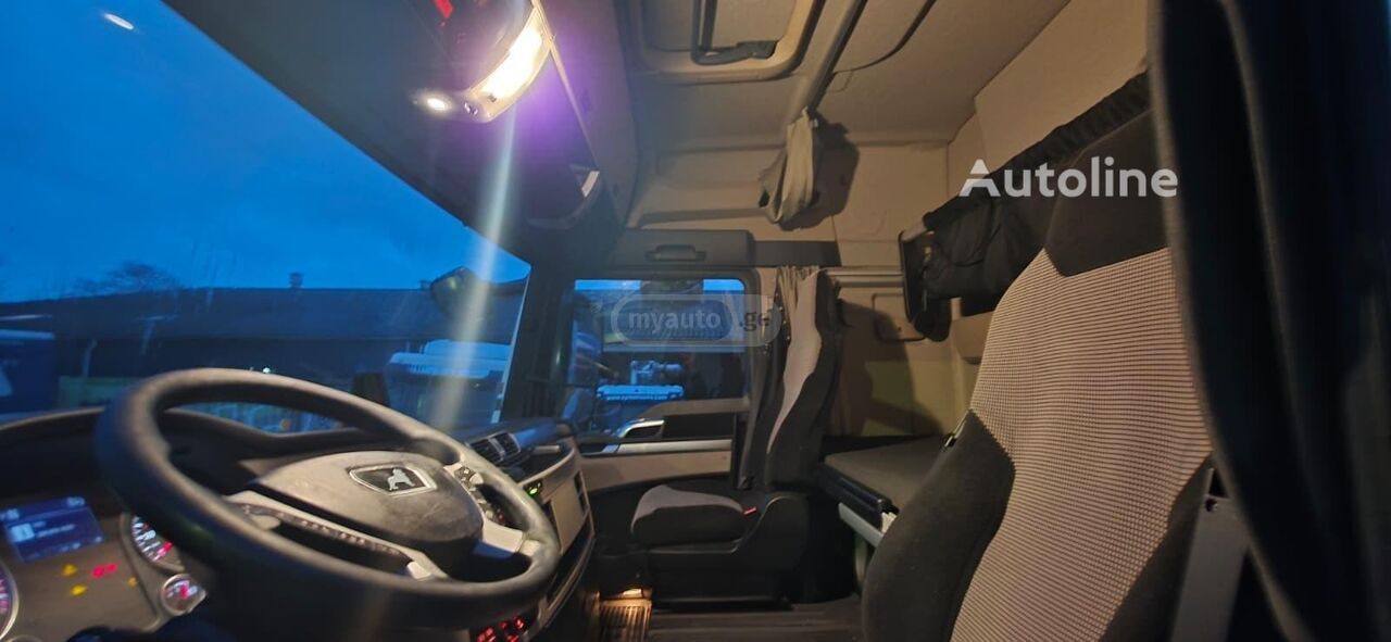 Isuzu TGX 2018 — photo 2