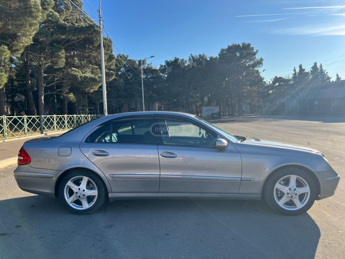 Mercedes-Benz E 212 2006 — photo 2