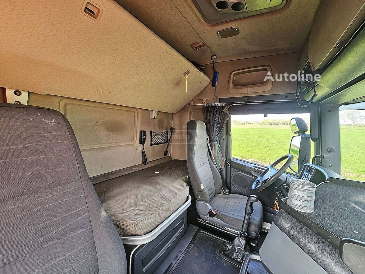 Saab 400 2013 — photo 2
