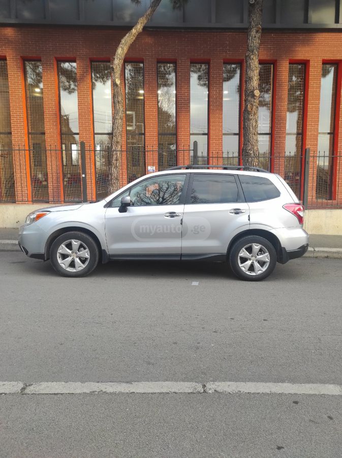 Subaru Forester 2014 — photo 2