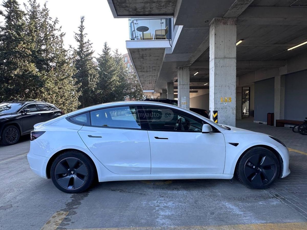 Tesla Model 3 2021 — photo 2