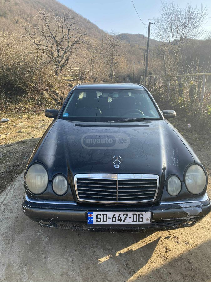 Mercedes-Benz E 210 1998 — photo 2