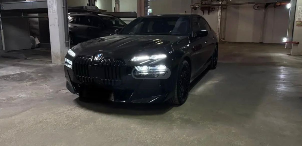 BMW 740