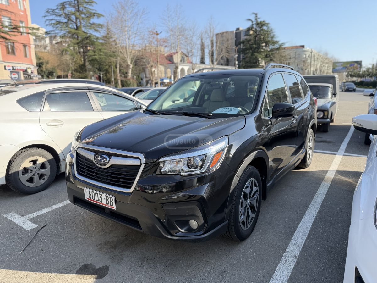 Subaru Forester 2018 — photo 2
