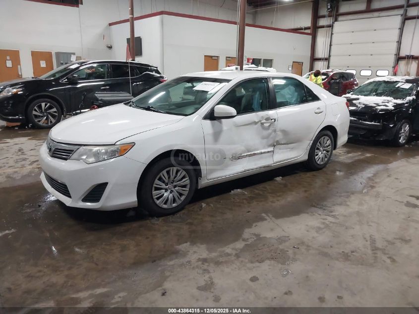 Toyota Camry 2014 — photo 2