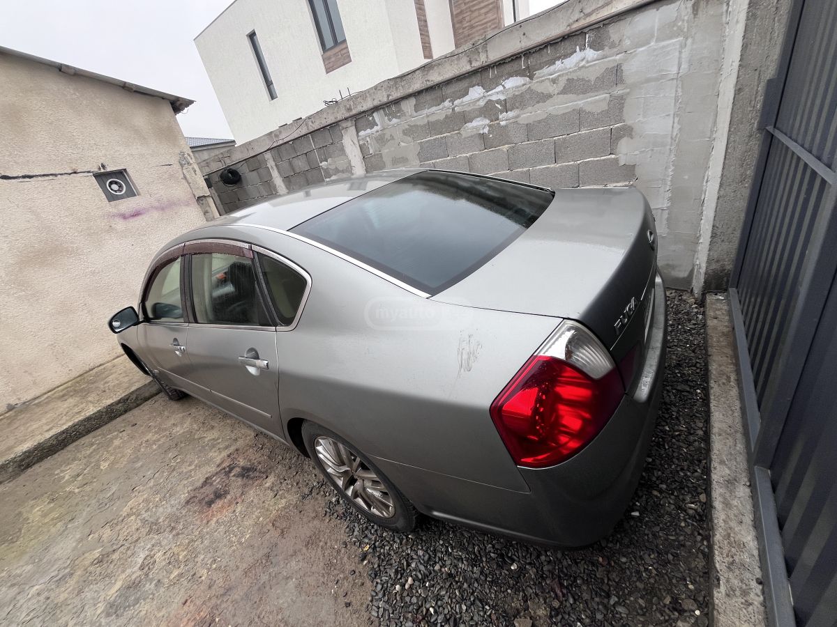 Nissan Fuga 2005 — photo 2