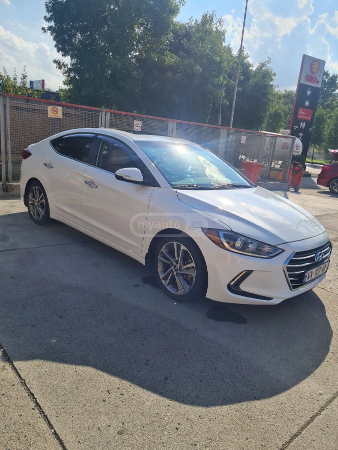 Hyundai Elantra 2016 — photo 2