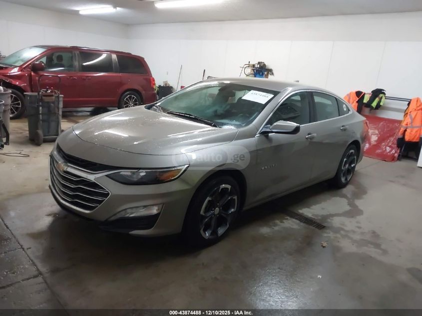 Chevrolet Malibu 2022 — photo 2