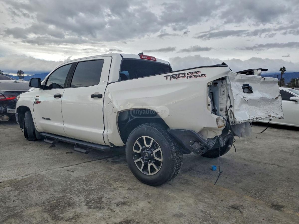 Toyota Tundra 2020 — photo 2