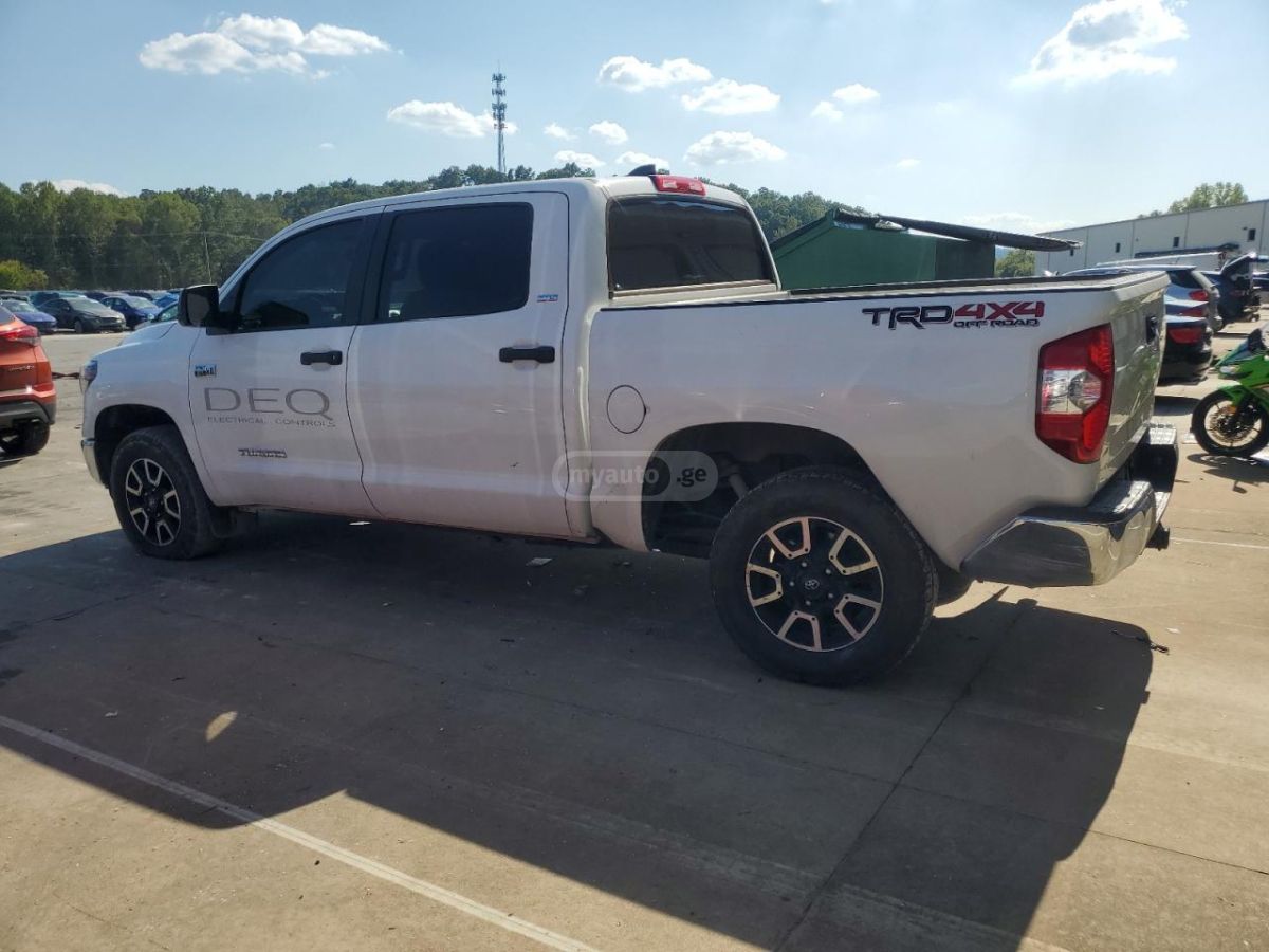 Toyota Tundra 2020 — photo 2