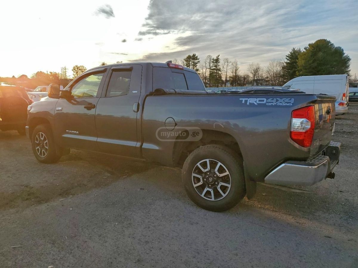 Toyota Tundra 2021 — photo 2