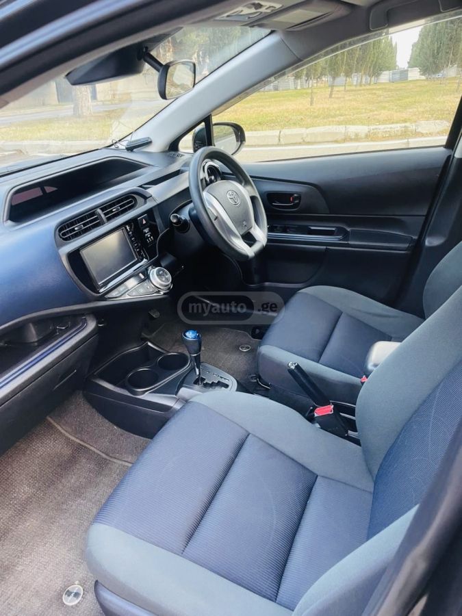 Toyota Aqua 2016 — photo 2