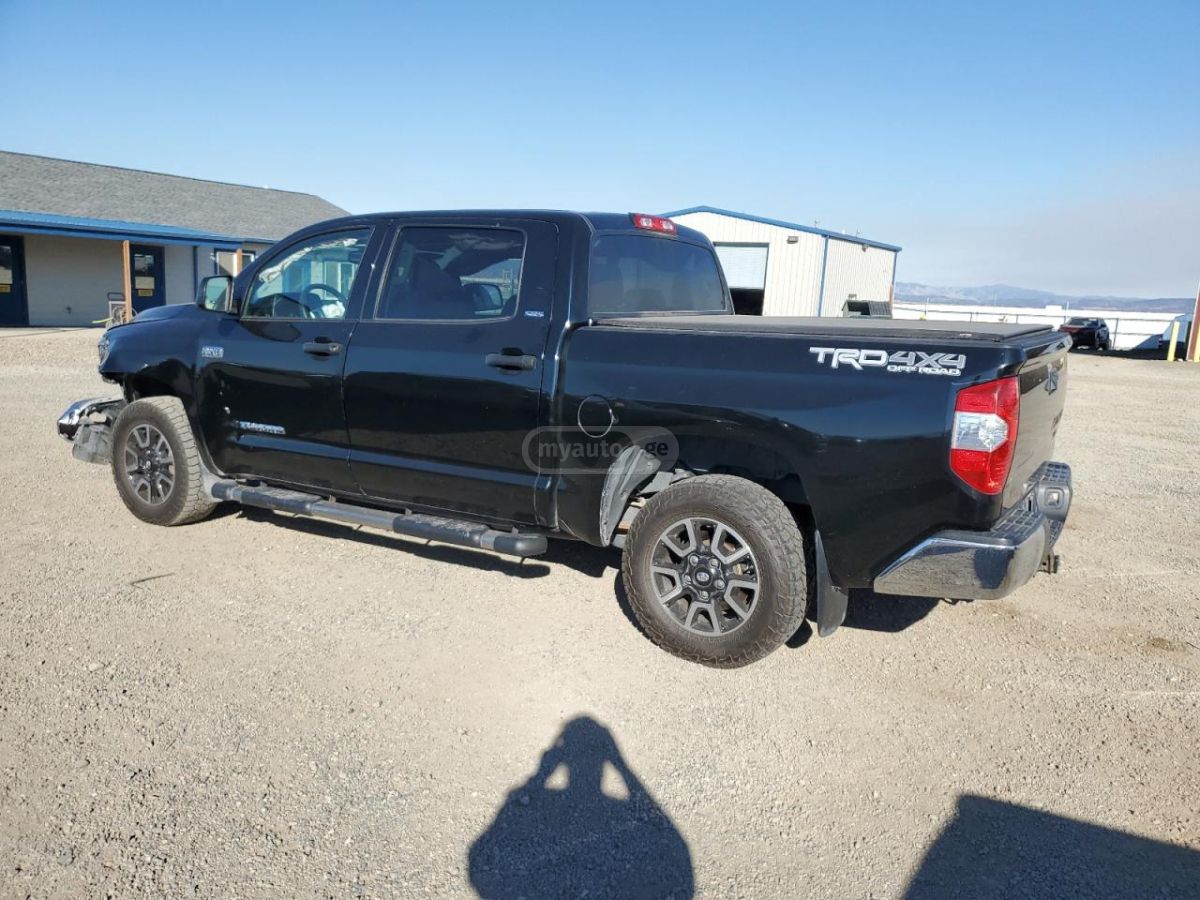 Toyota Tundra 2018 — photo 2