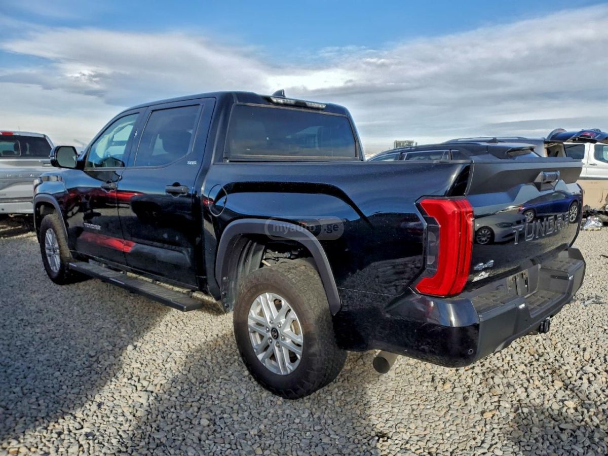 Toyota Tundra 2024 — photo 2