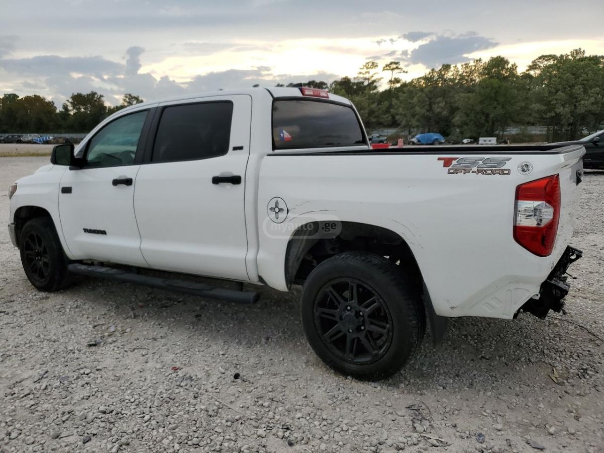 Toyota Tundra 2020 — photo 2