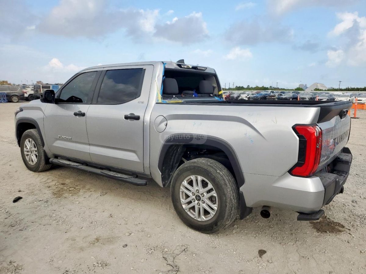 Toyota Tundra 2024 — photo 2