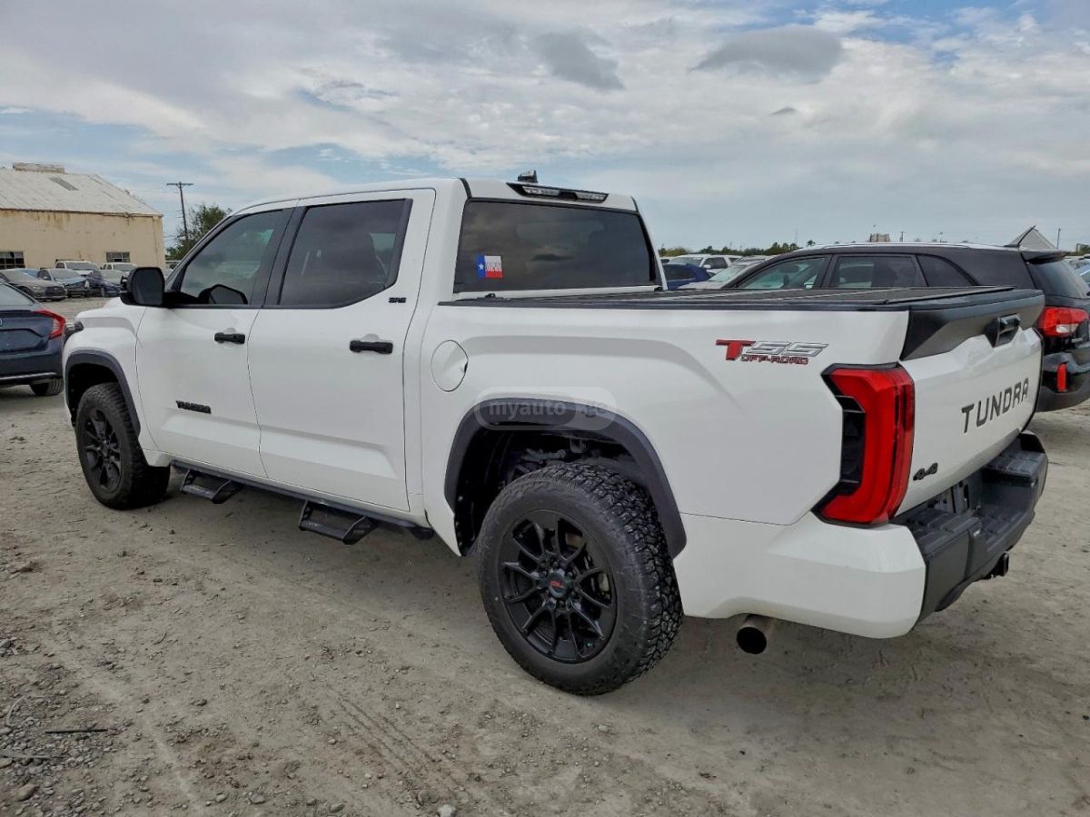 Toyota Tundra 2022 — photo 2
