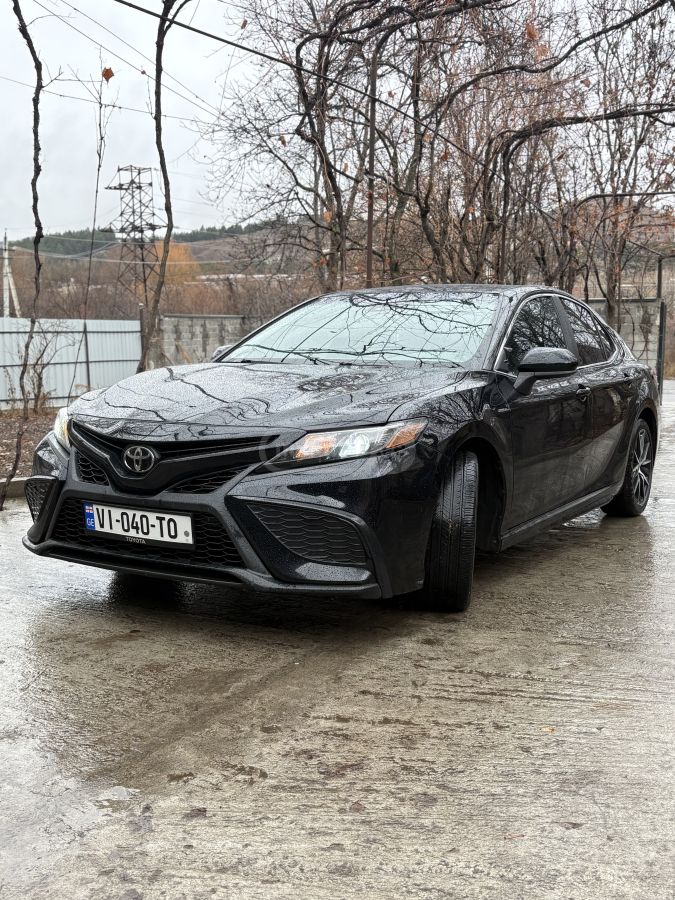 Toyota Camry 2020 — photo 2