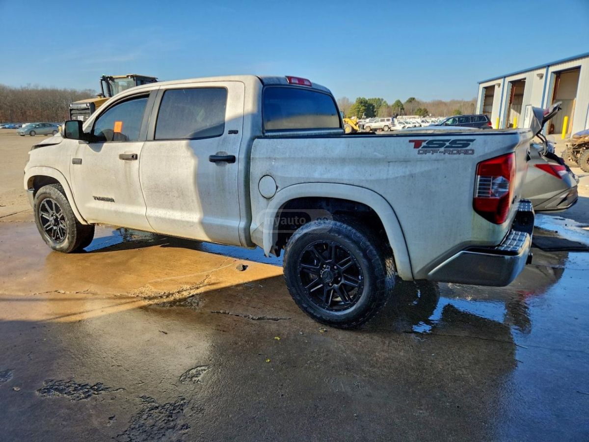 Toyota Tundra 2017 — photo 2