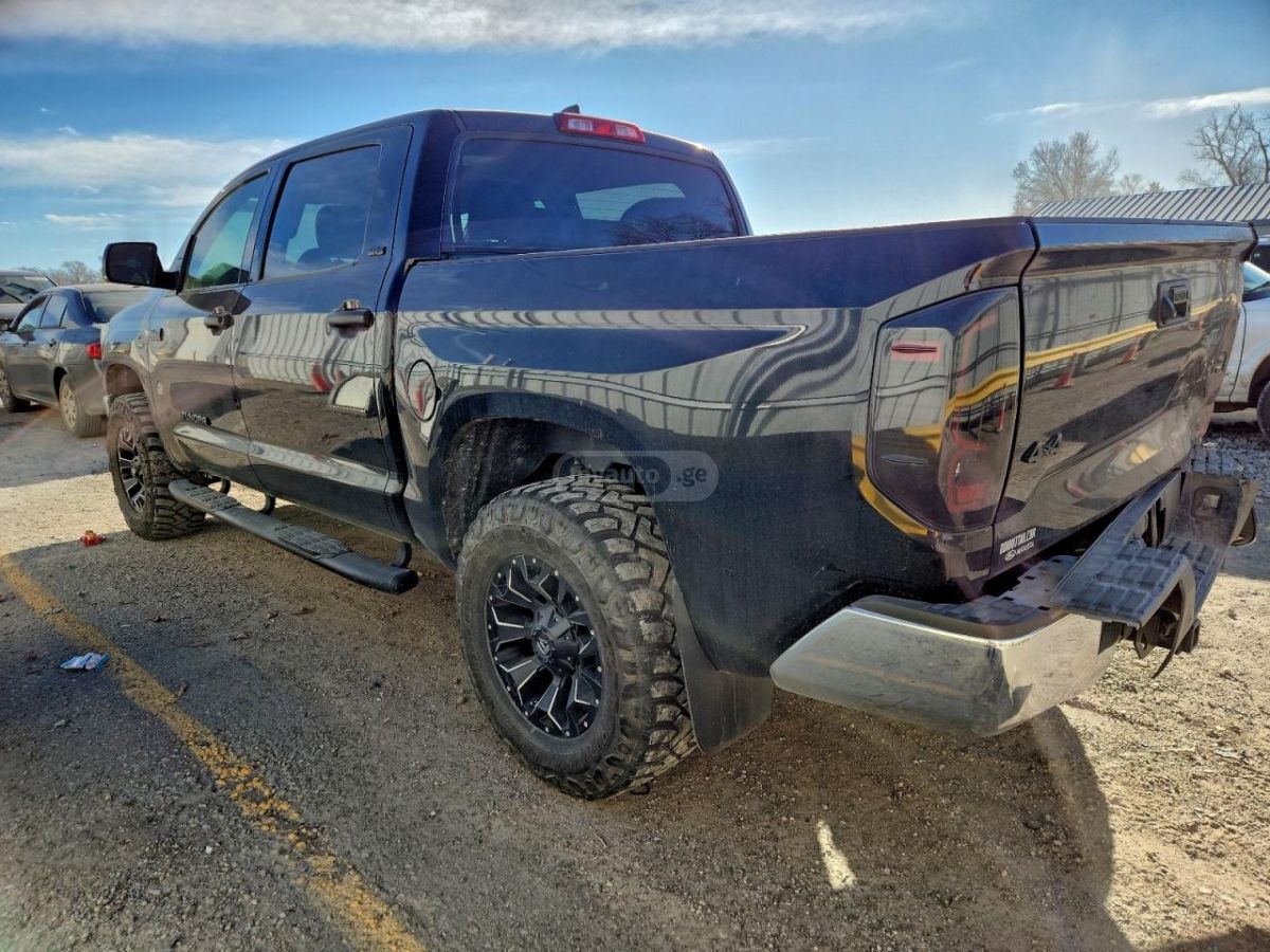 Toyota Tundra 2020 — photo 2