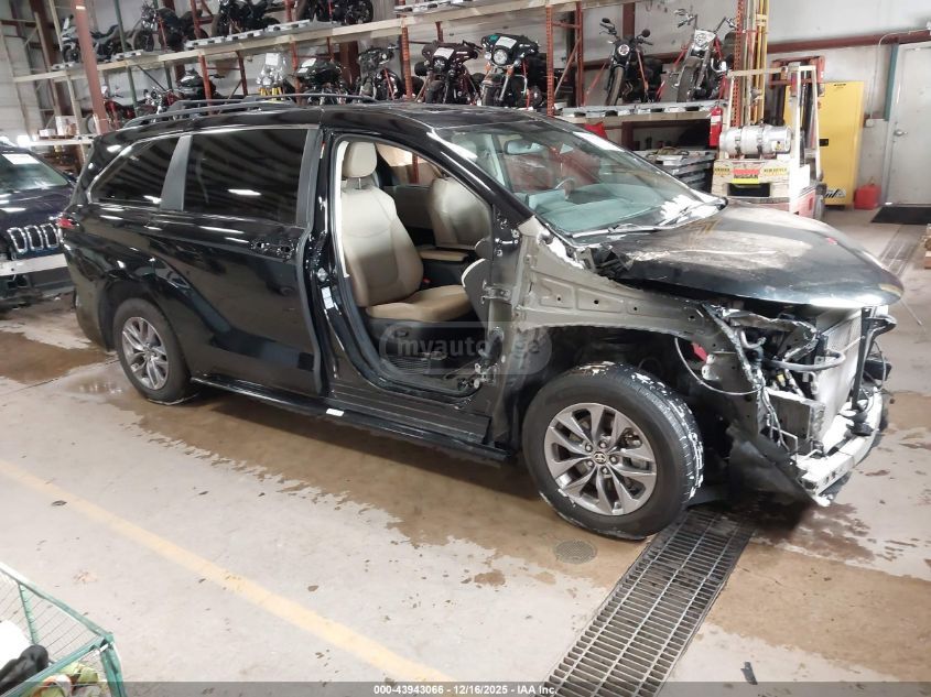 Toyota Sienna 2021 — photo 2